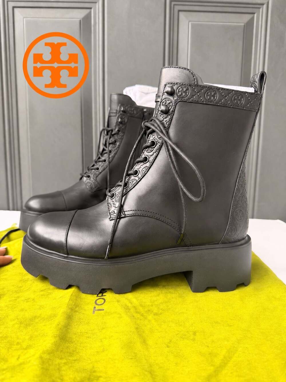 Tory Burch T Monogram Lug Boot Size 10.5M Black Leather